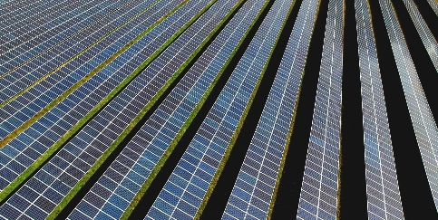 First Solar: Gewinn w&auml;chst deutlich trotz sinkender Erl&ouml;se &ndash; Auftragsbestand steigt auf 45,1 GW - Aktie legt zu